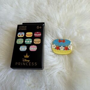 Disney Princess Macaroon Mystery Pin -  Snow White - Blue and Yellow